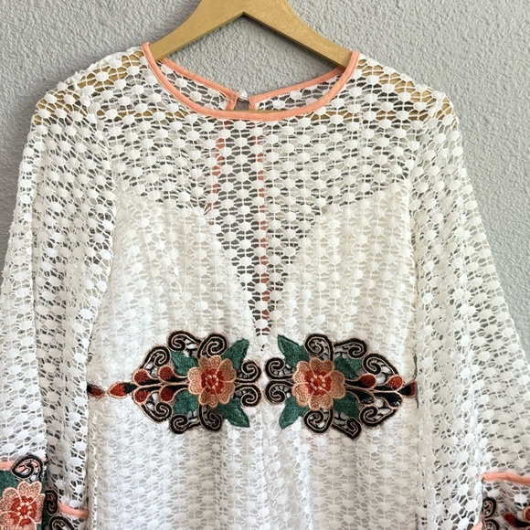 Solaris Open Crochet Embroidered Floral Size Medium NWT - Picture 5 of 7
